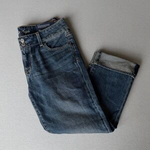 Women’s American Eagle Artist Crop Medium Wash Low Rise Slim Cuff Leg Jeans